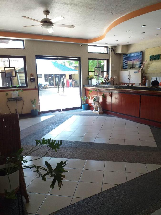 Mactan Airport Hilltop Hotel Lapu-Lapu City Dış mekan fotoğraf