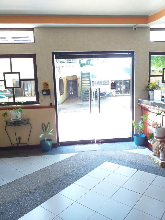 Mactan Airport Hilltop Hotel Lapu-Lapu City Dış mekan fotoğraf